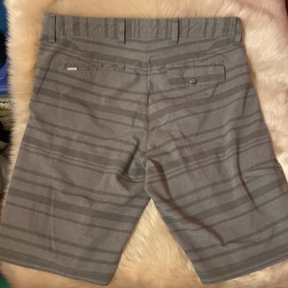 Linksoul Mens sz 34 Boardwalker Hybrid Green Striped Golf Casual Shorts - Picture 7 of 13